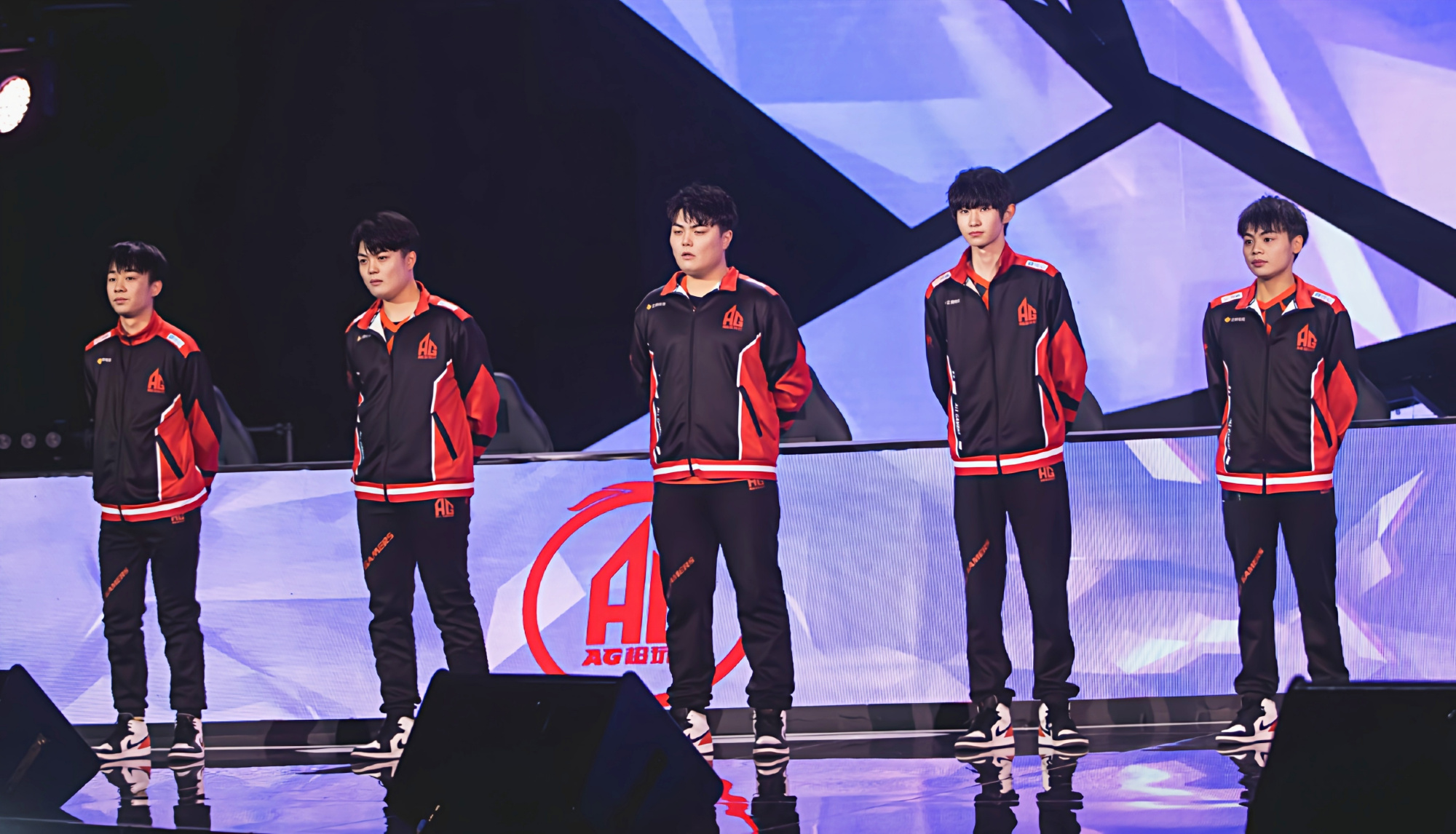 开云体育 投注-曼城训练开放日，国际比赛日遗憾出局引欢呼，法国杯在即，赛季目标并未改变的简单介绍