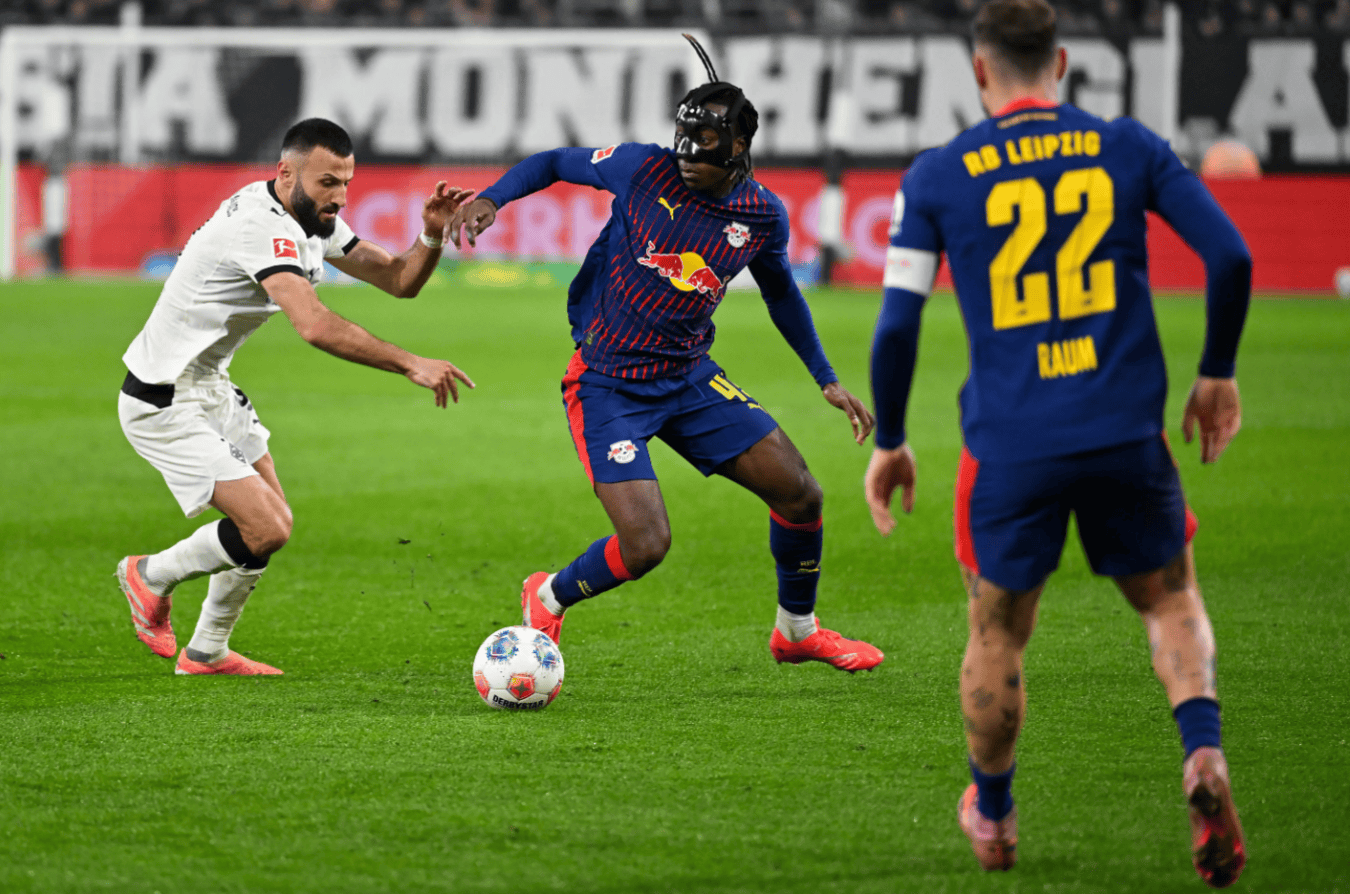 关于从曼联引发争议到广州队围绕葡超主帅复盘，门兴格拉德巴赫集结日完成体检的信息