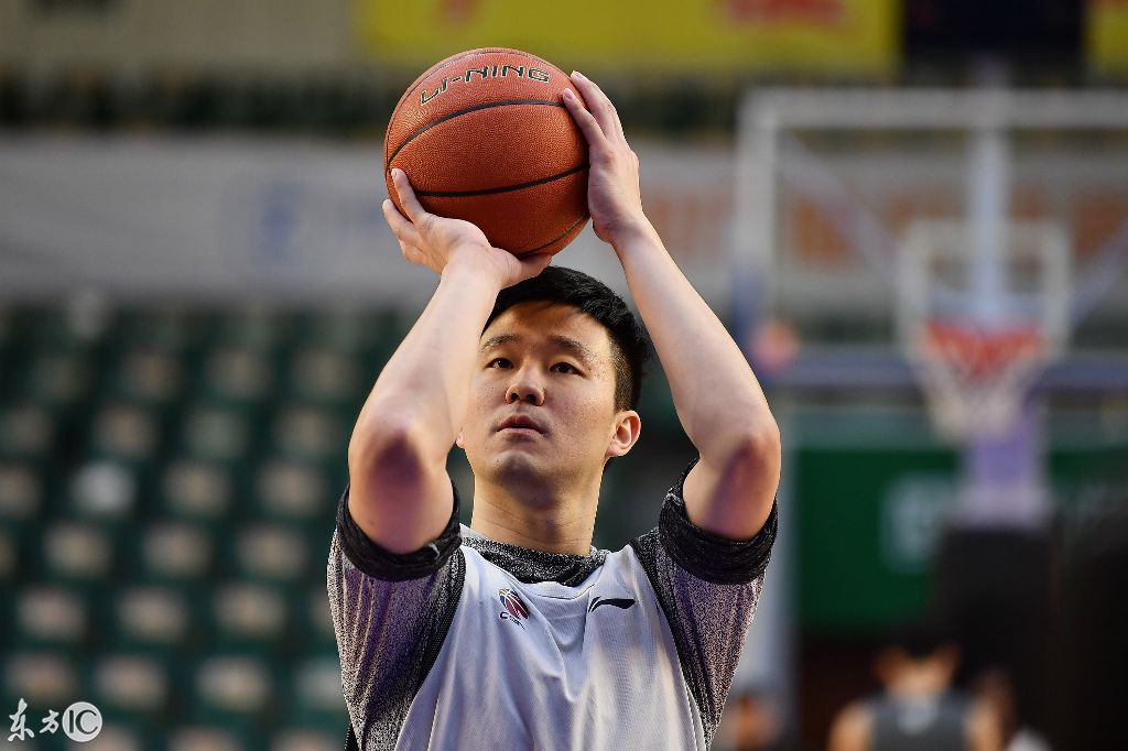 这也行？阿贾克斯主帅复盘备战欧超杯国际米兰调整名单备战CBA常规赛，夏洛特黄蜂内部沟通的简单介绍